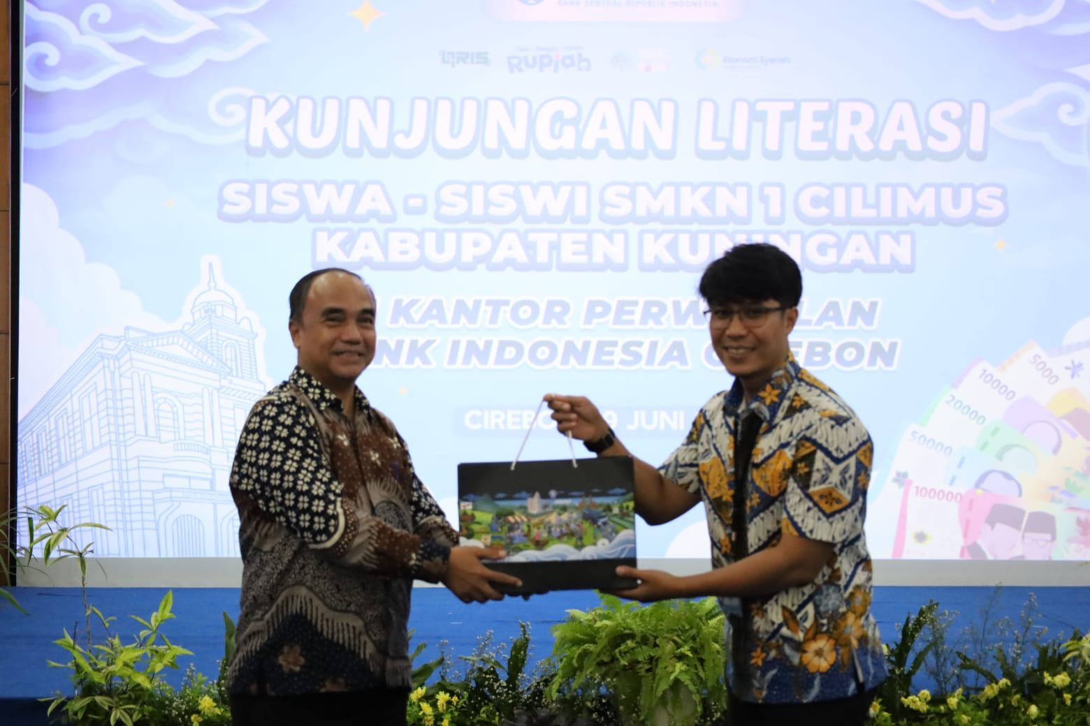 Kunjungan Literasi MPLB SMK Negeri 1 Cilimus bersama Kantor Perwakilan Bank Indonesia Cirebon