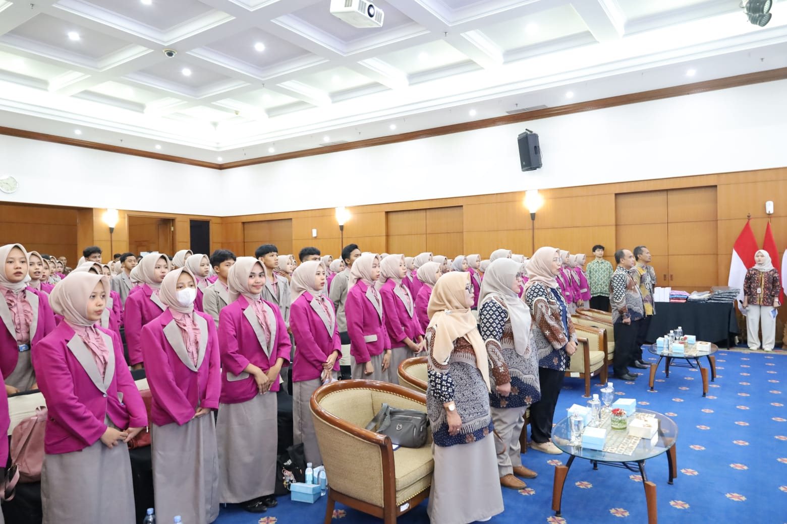 Kunjungan Literasi MPLB SMK Negeri 1 Cilimus bersama Kantor Perwakilan Bank Indonesia Cirebon